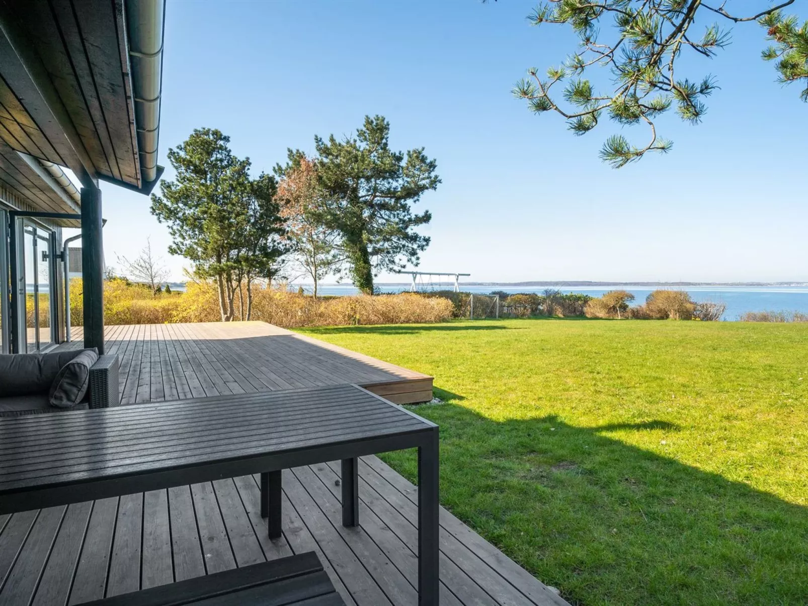 "Iadrik" - 85m to the fjord-Buiten