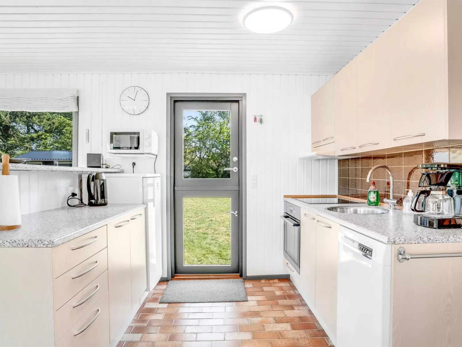 "Lars" - 250m from the sea-Binnen