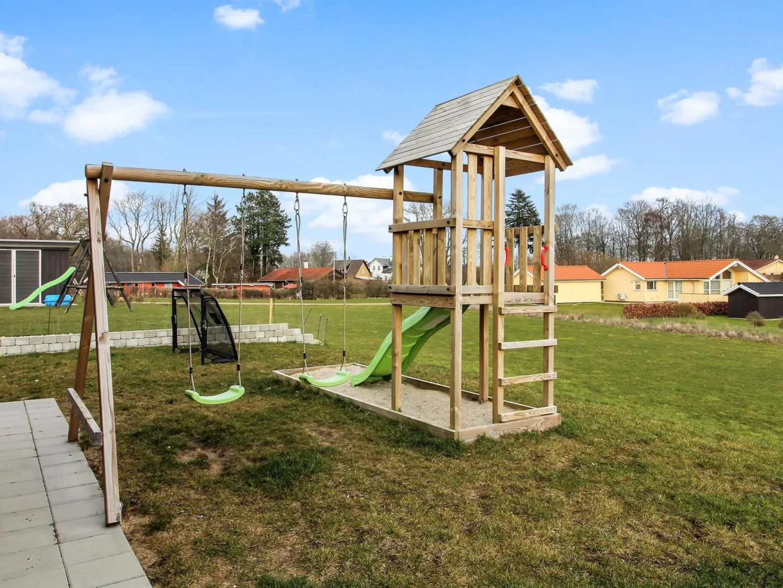 "Yakari" - 300m from the sea-Buiten