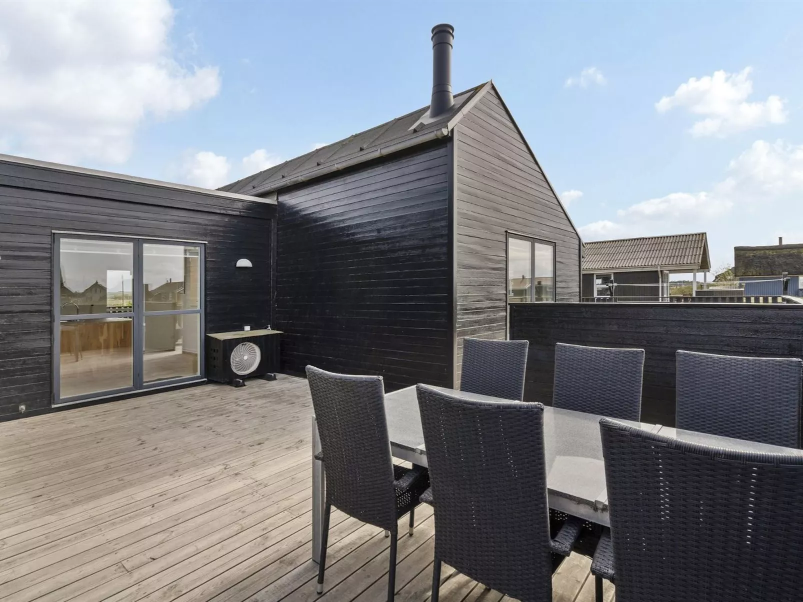 "Damaskin" - 300m from the sea-Buiten