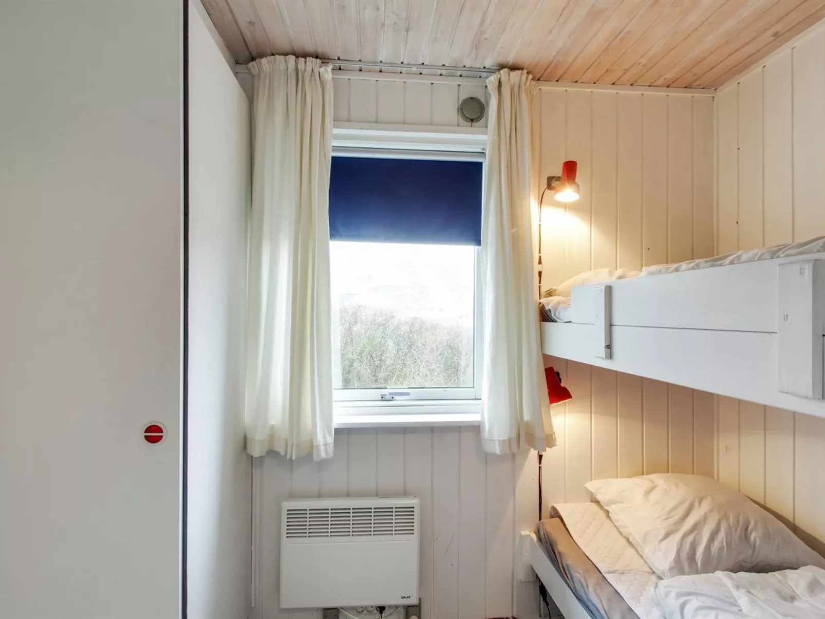 "Aase" -  from the sea-Binnen