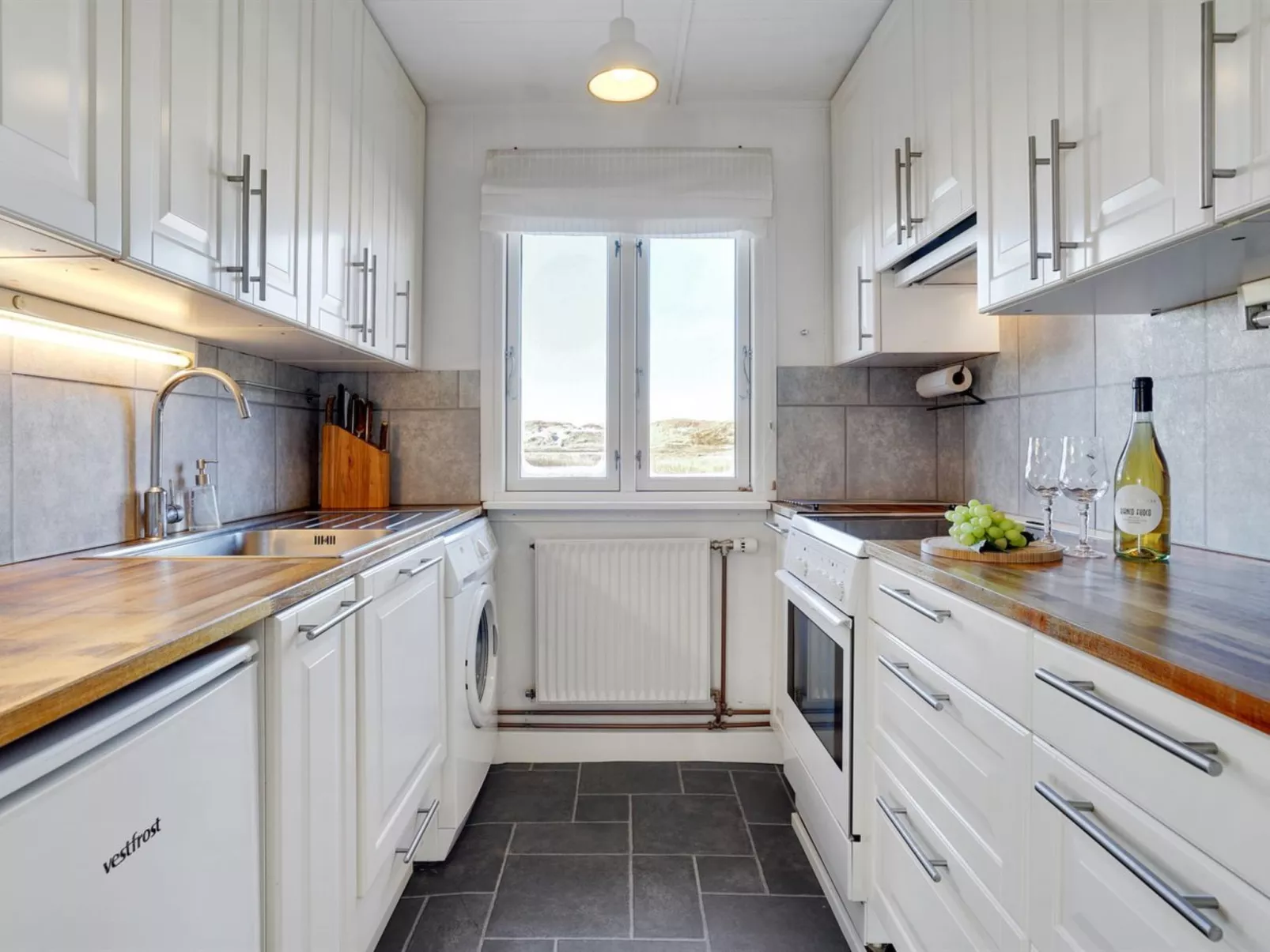 "Meike" - 300m from the sea-Binnen