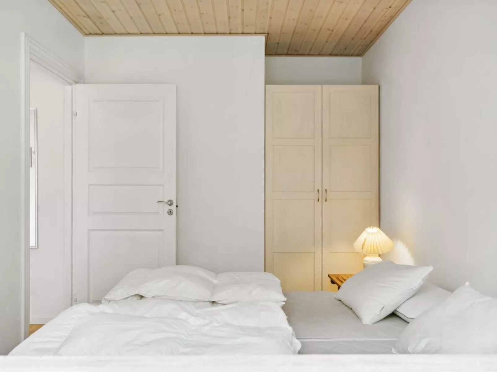 "Pietari" - 1.2km from the sea-Binnen