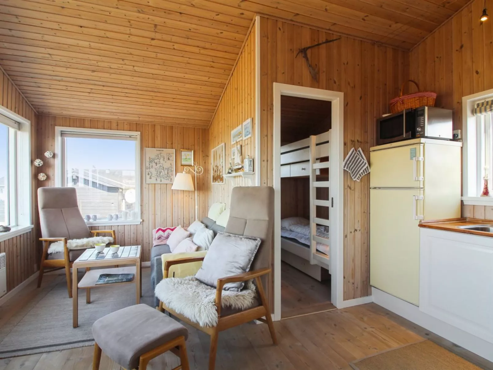 "Freydis" - 92m from the sea-Binnen