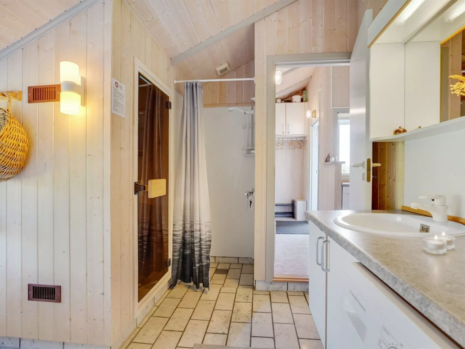 "Lovisa" - 500m from the sea-Binnen