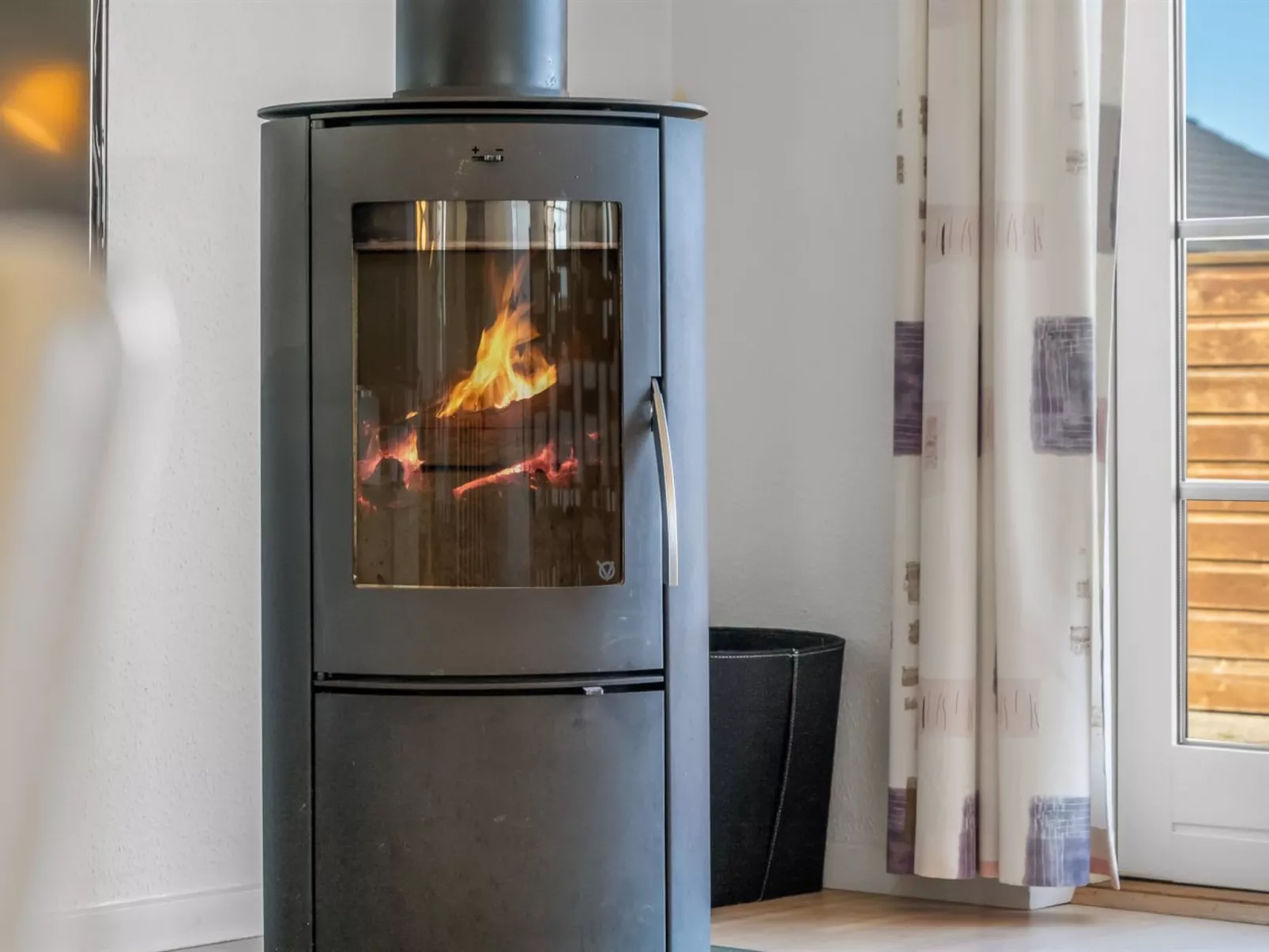 "Anya" - 650m from the sea-Binnen