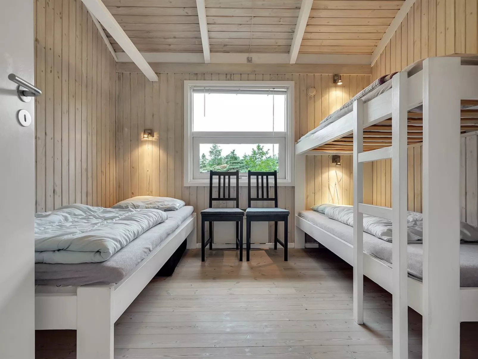 "Gjorgjija" -  from the sea-Binnen