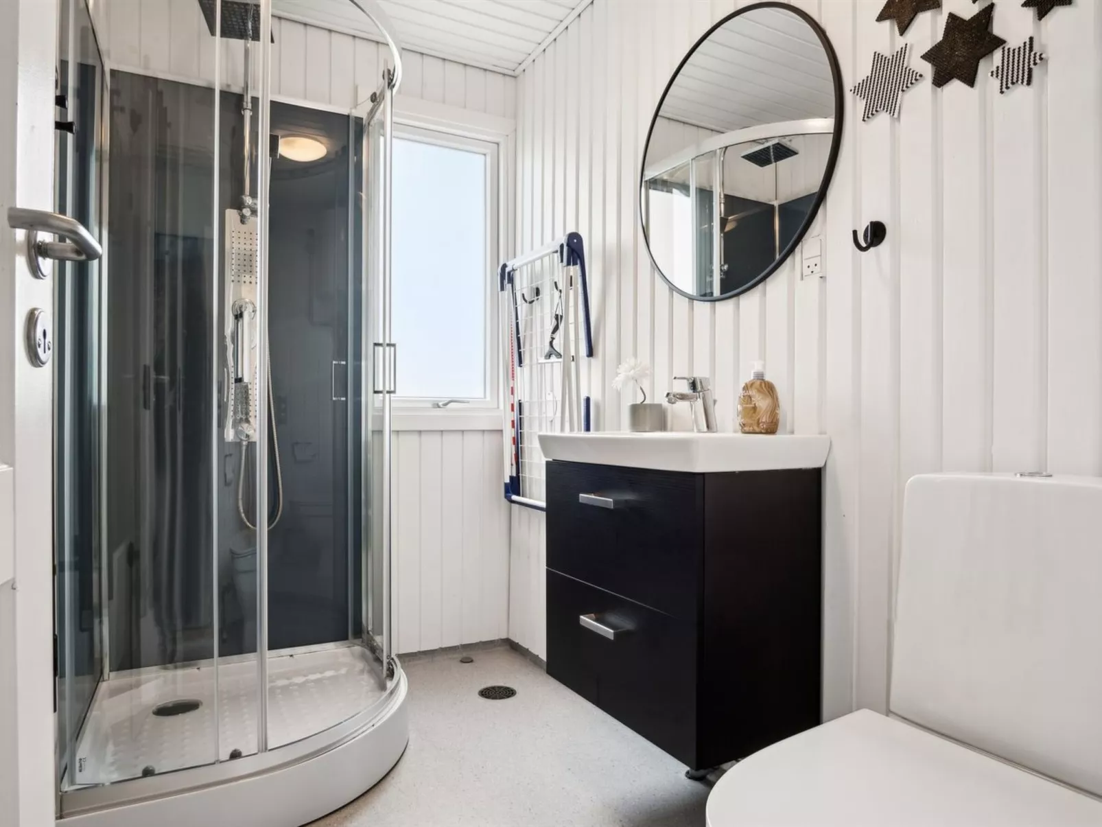 "Elvina" - 200m from the sea-Binnen