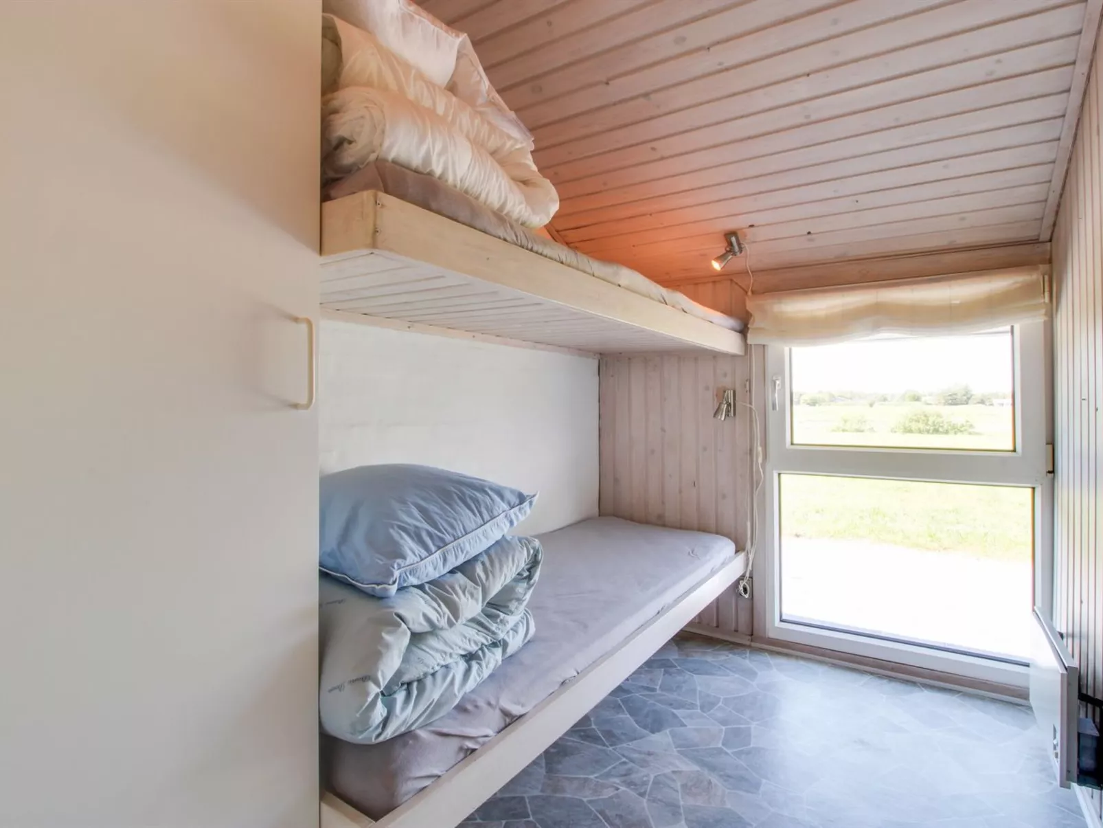 "Edmer" - 50m from the sea-Binnen