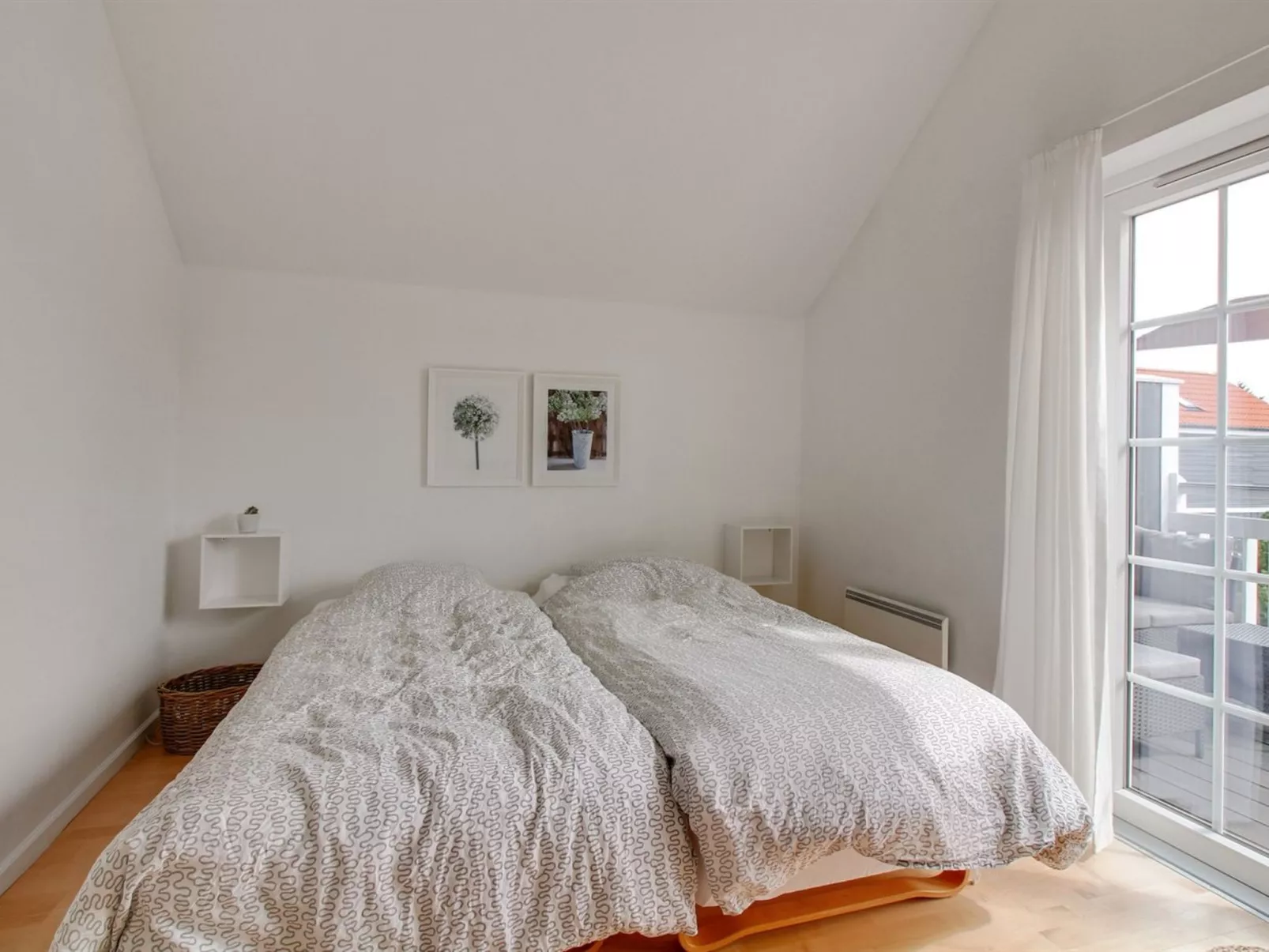 "Vinny" - 1.2km from the sea-Binnen