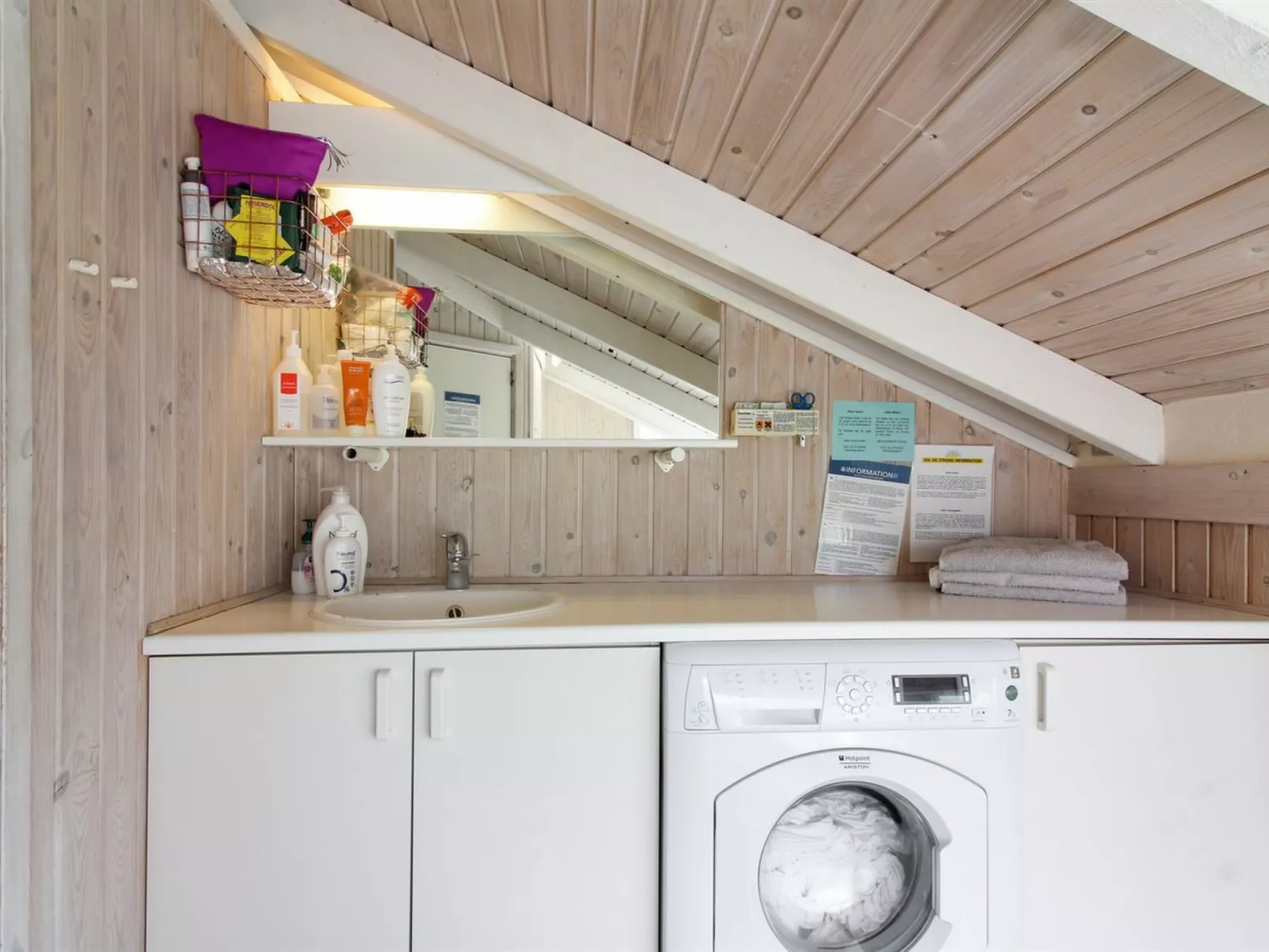 "Sixten" - 450m from the sea-Binnen