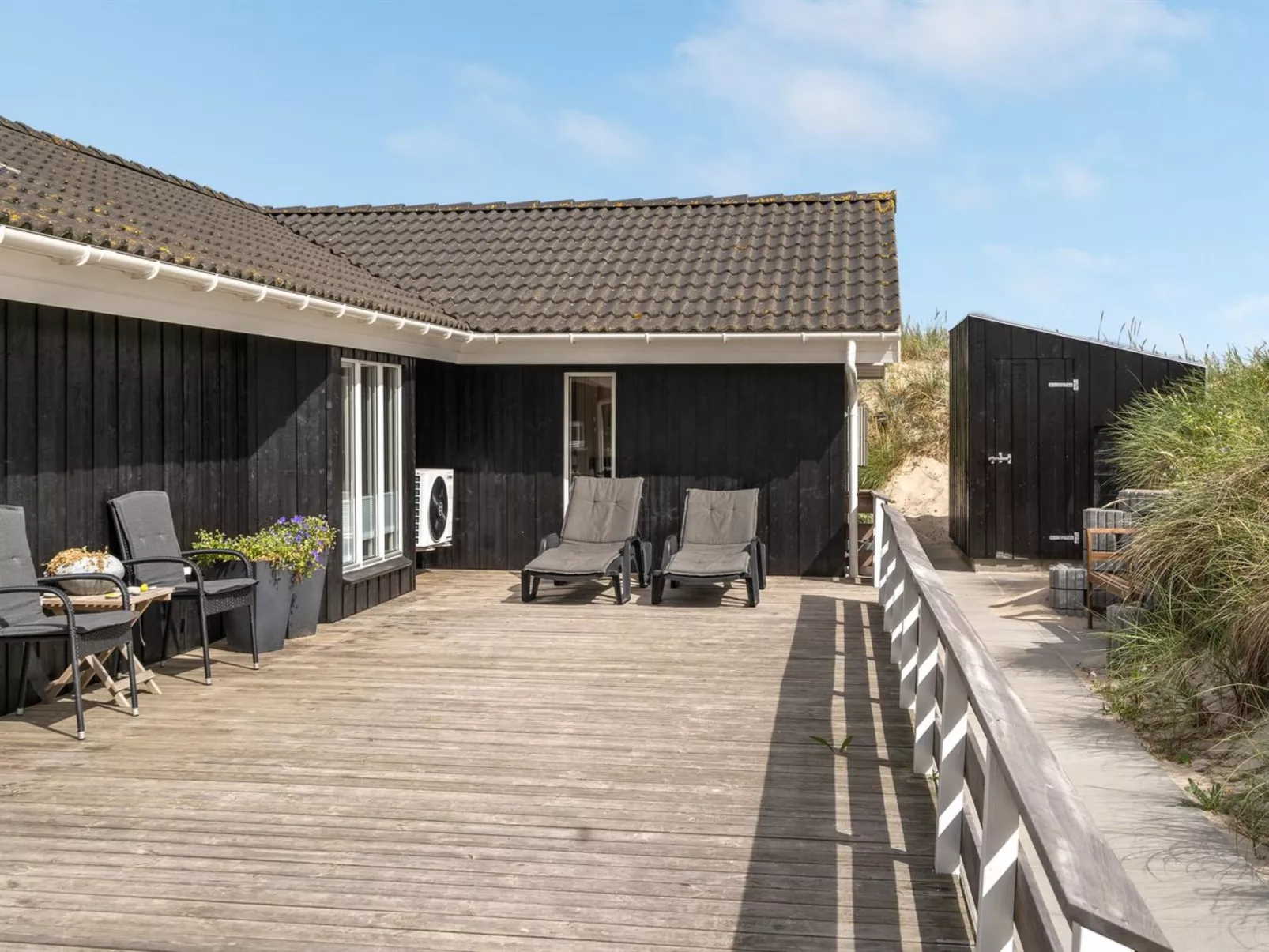 "Wilke" -  from the sea-Buiten