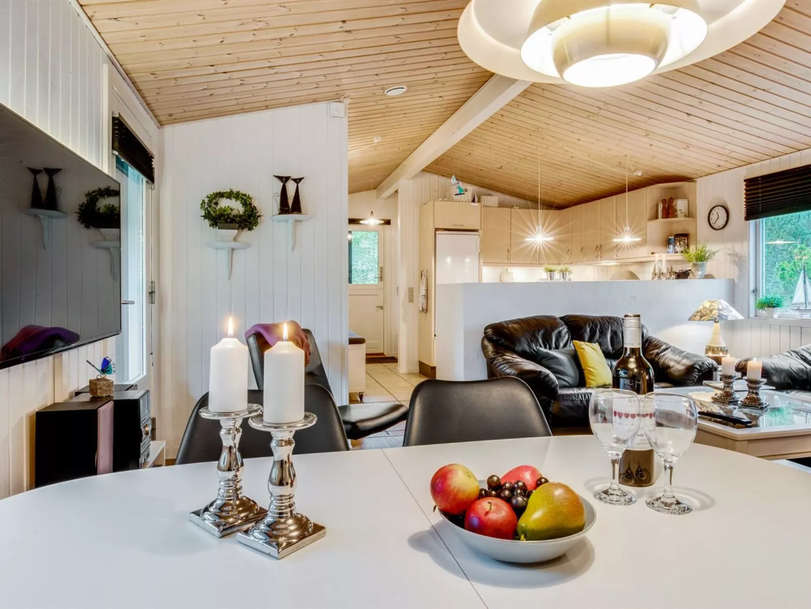 "Emeline" - 1.7km from the sea-Binnen