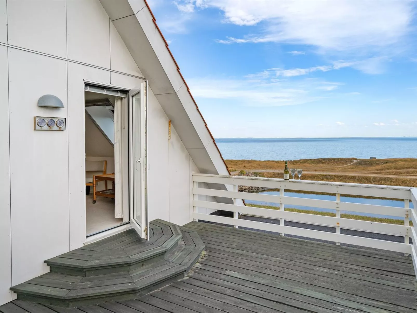 "Yorrick" - 50m to the fjord-Buiten