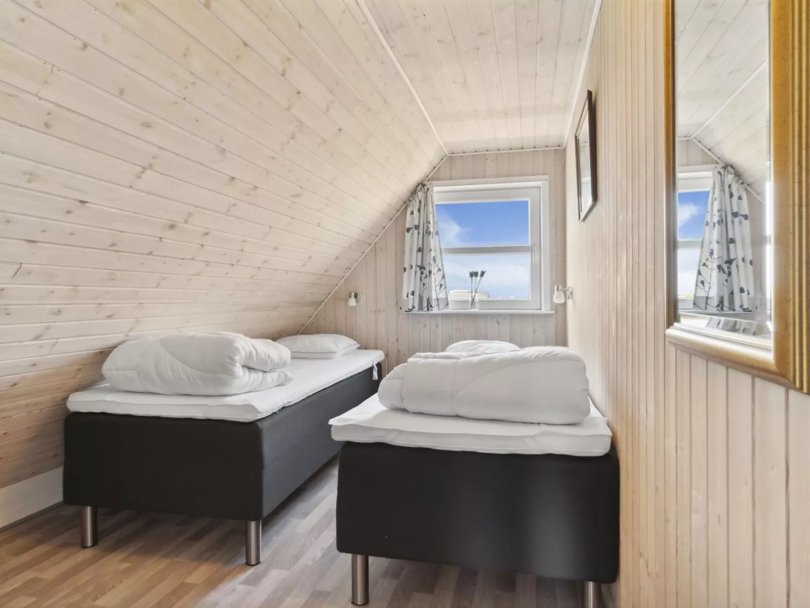 "Andor" - 500m from the sea-Binnen