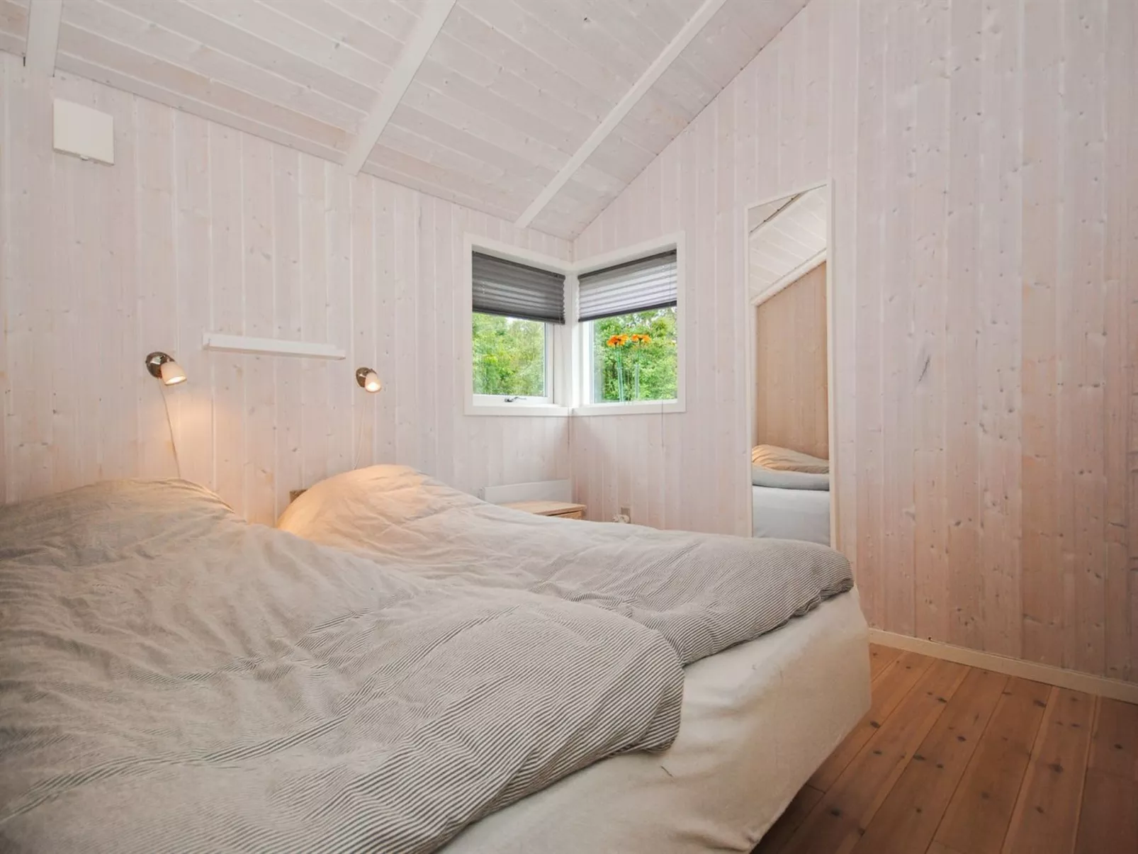 "Evelina" - 150m to the fjord-Binnen