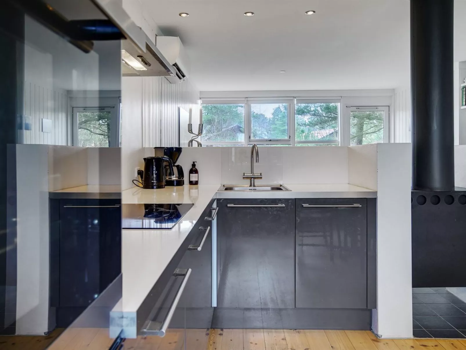 "Elfride" - 200m from the sea-Binnen