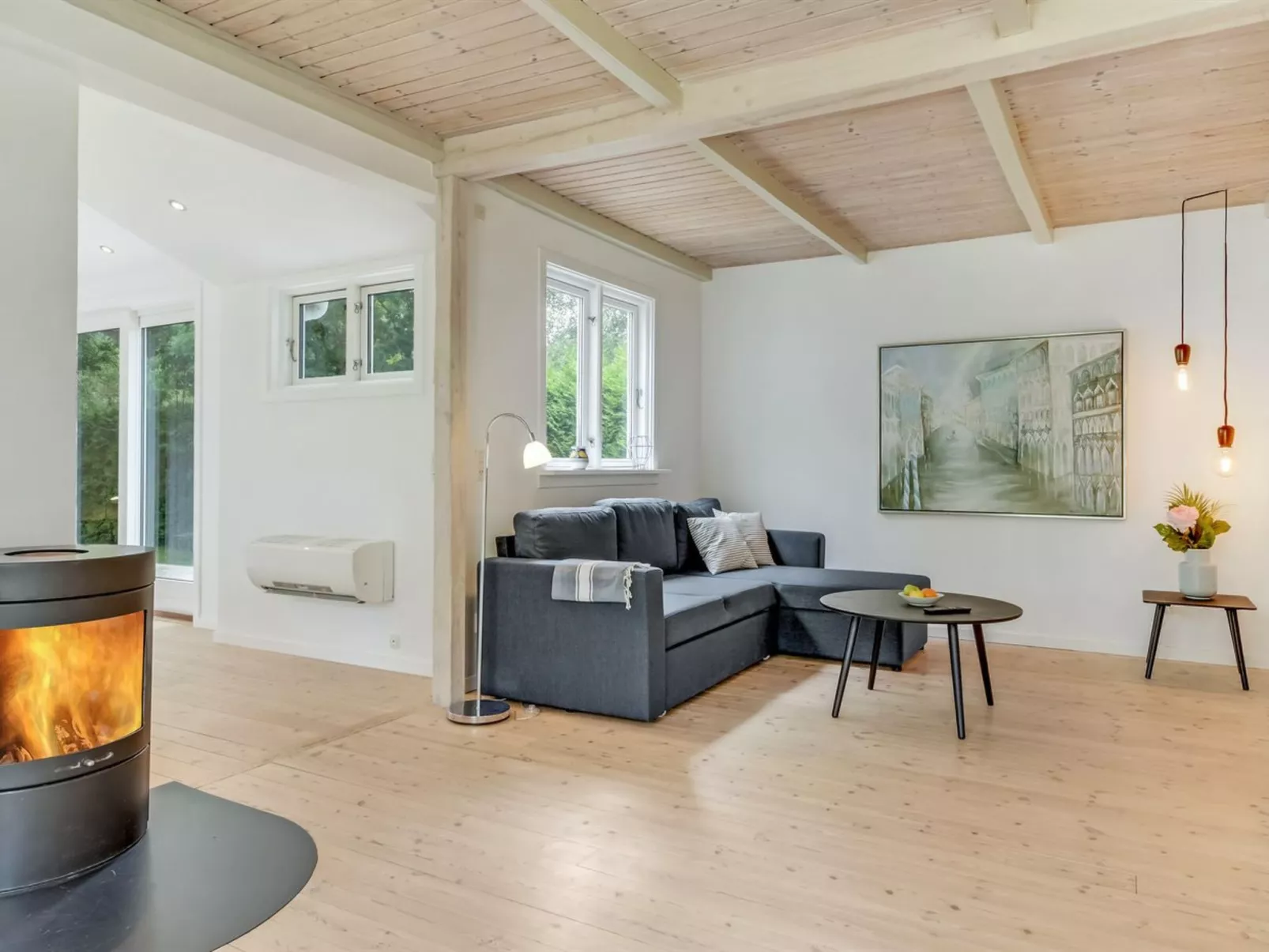 "Sverkel" - 700m from the sea-Binnen