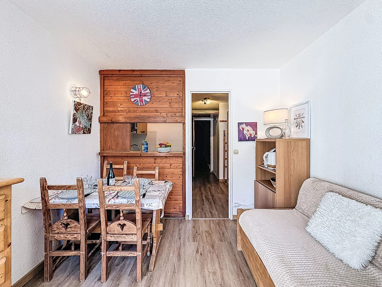 Rond Point des Pistes (Val Claret)-Binnen