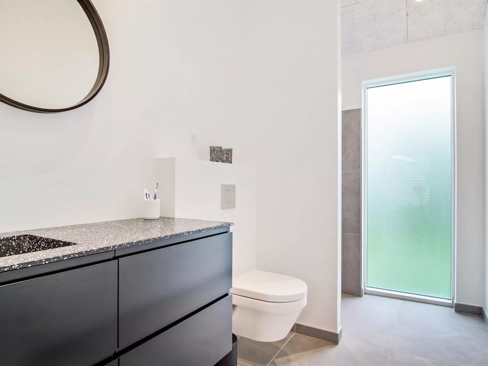 "Dorthie" - 800m from the sea-Binnen