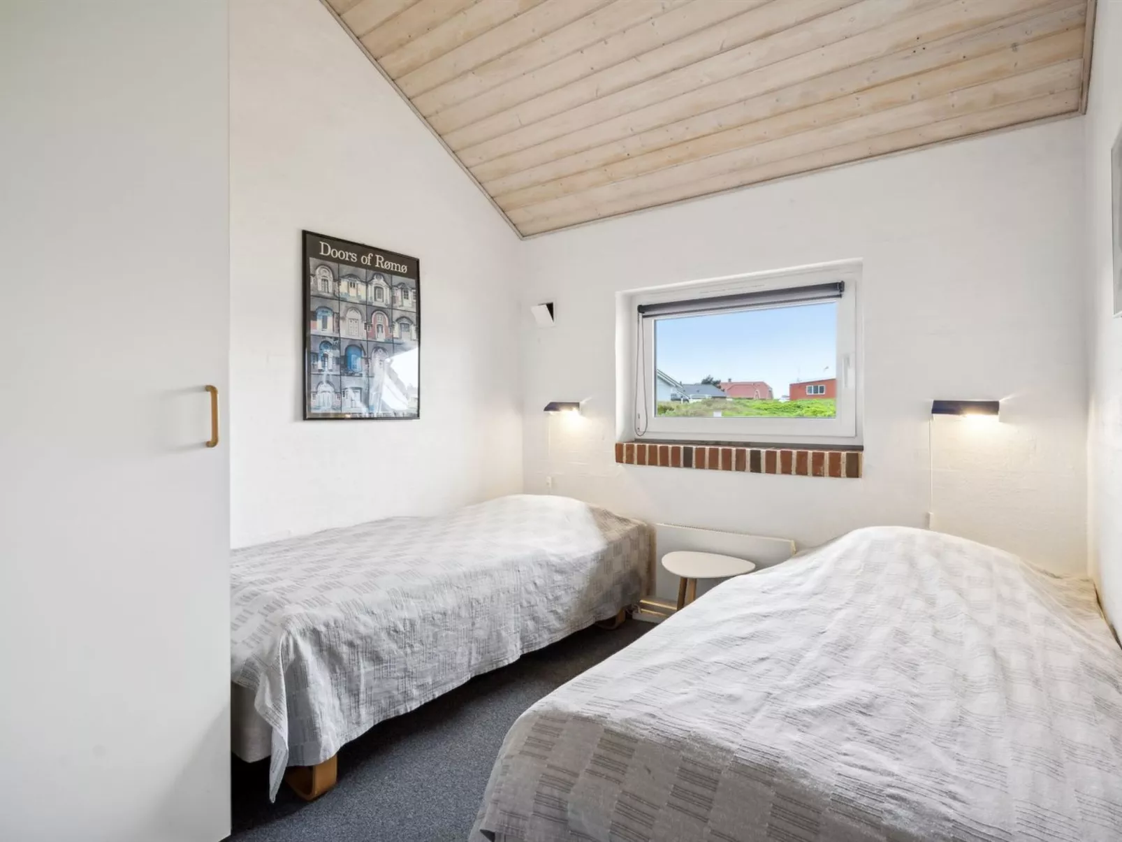 "Mari" - 400m from the sea-Binnen