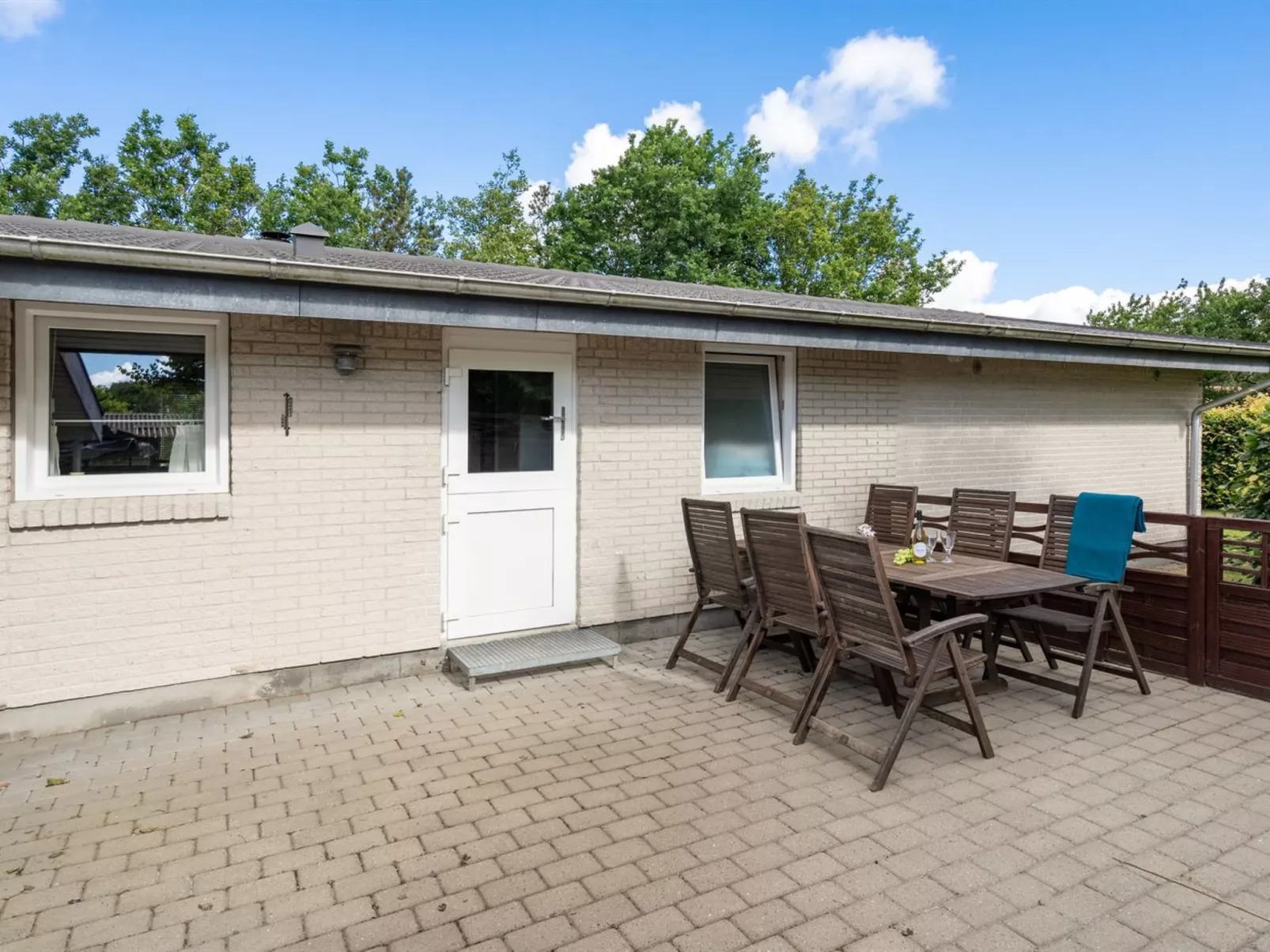 "Anselma" - 800m to the fjord-Buiten