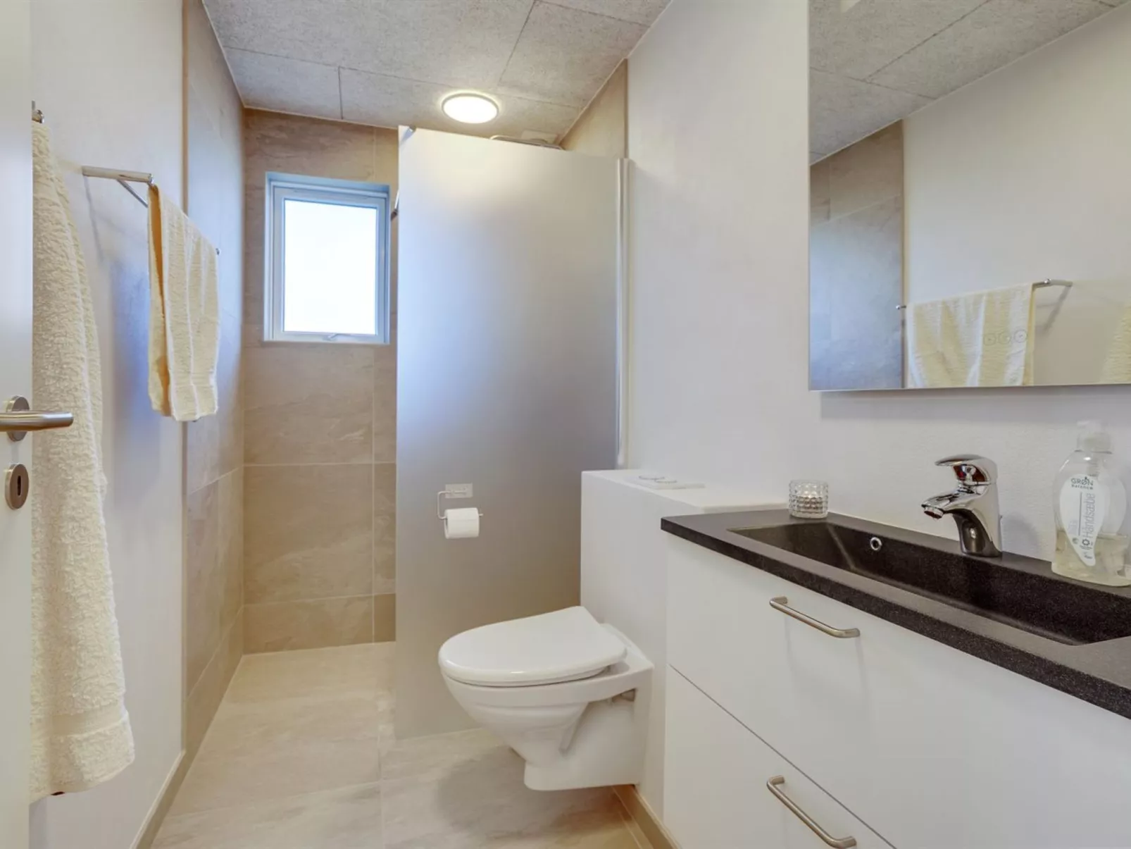 "Alvhild" -  from the sea-Binnen