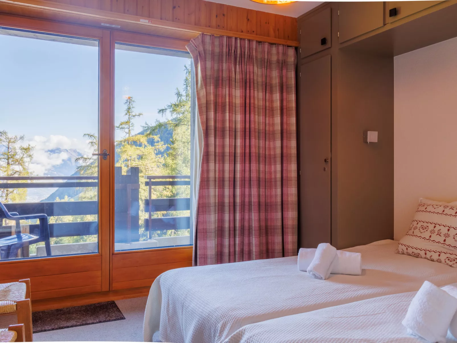 Dents Rousses B4-Binnen