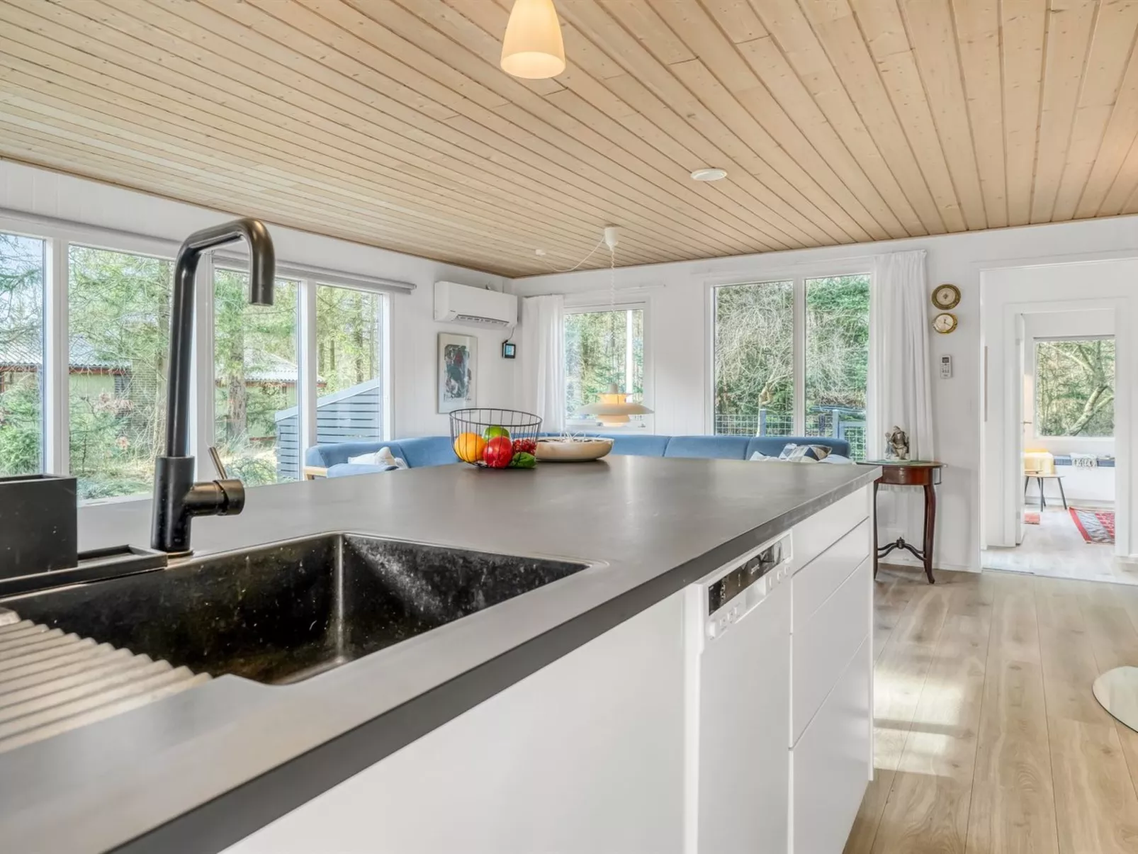 "Milan" - 250m to the fjord-Binnen