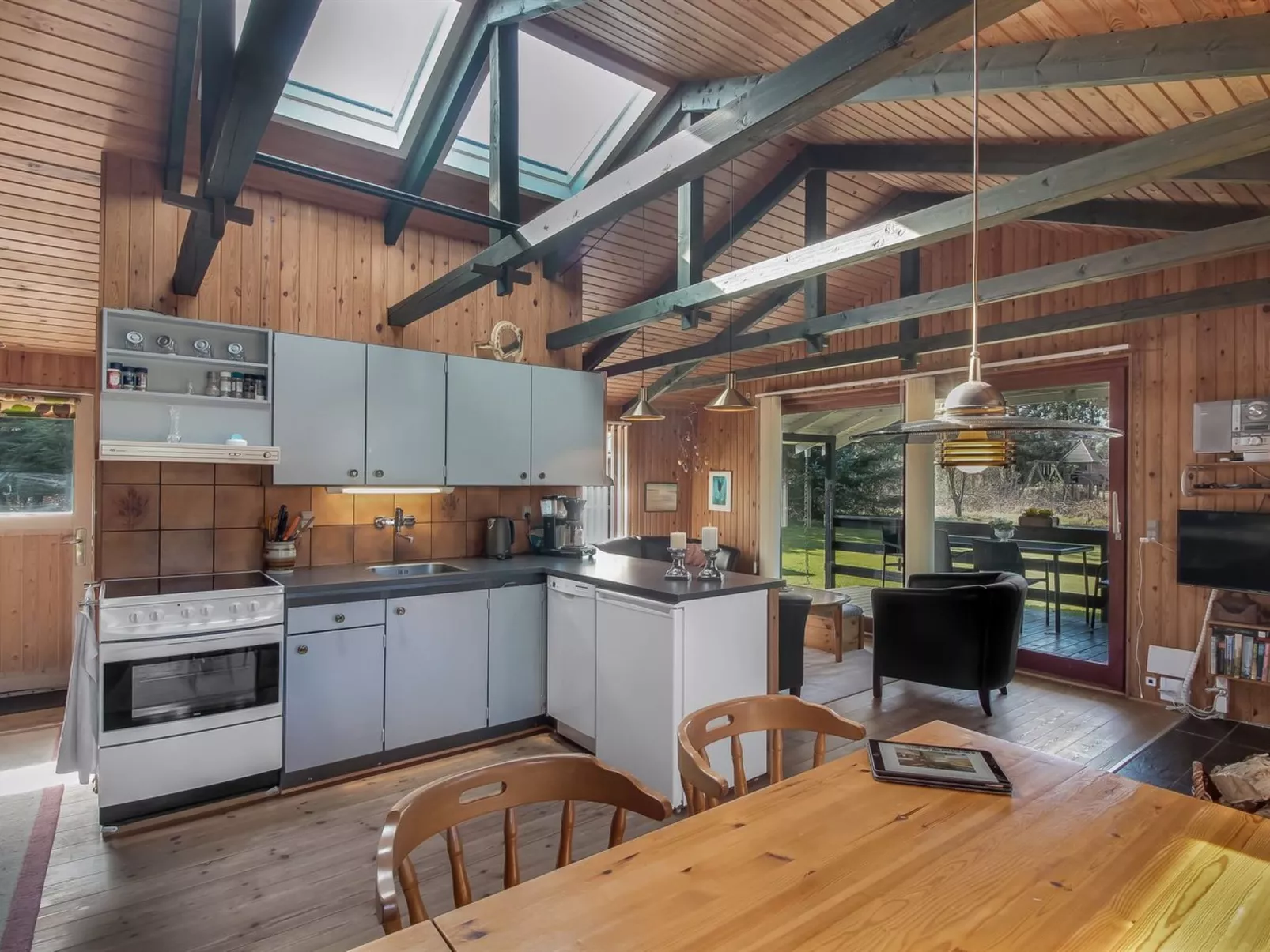 "Conradine" - 500m from the sea-Binnen