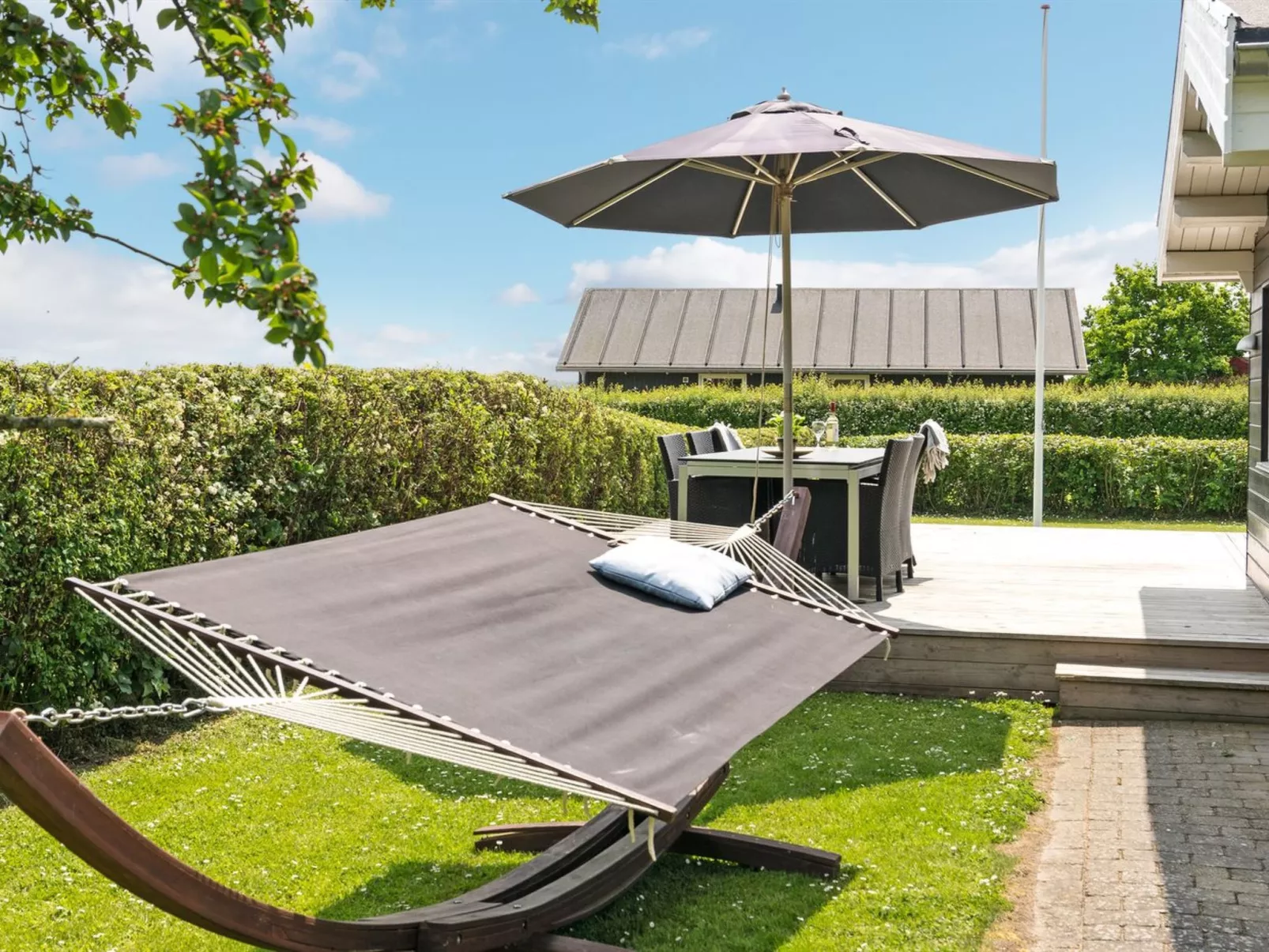 "Ølwir" - 400m to the fjord-Buiten