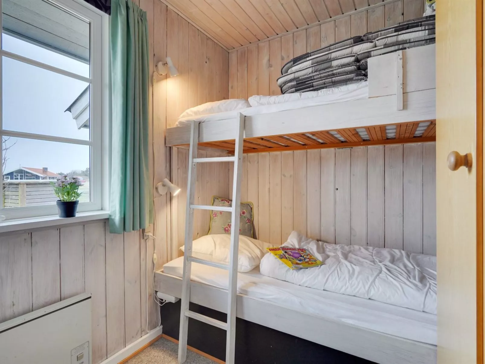 "Maikel" - 900m from the sea-Binnen