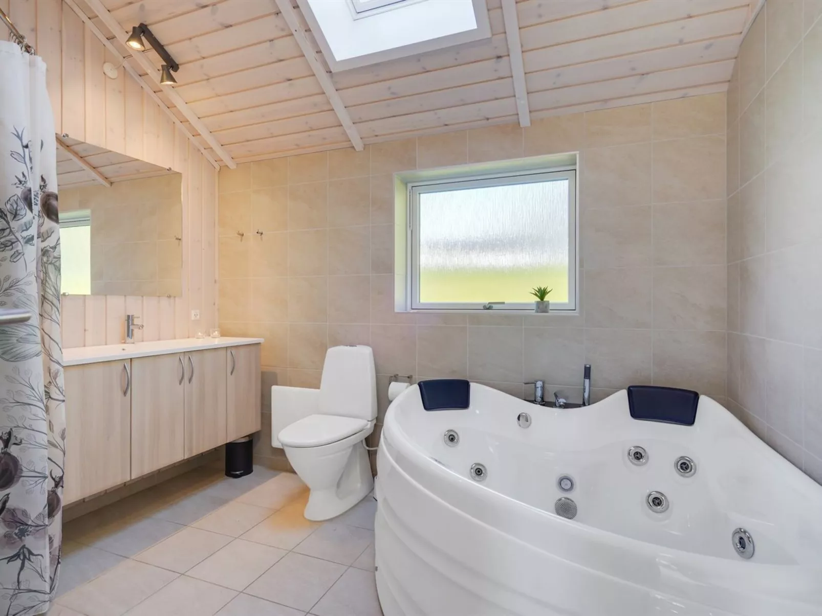 "Hellena" - 90m from the sea-Binnen