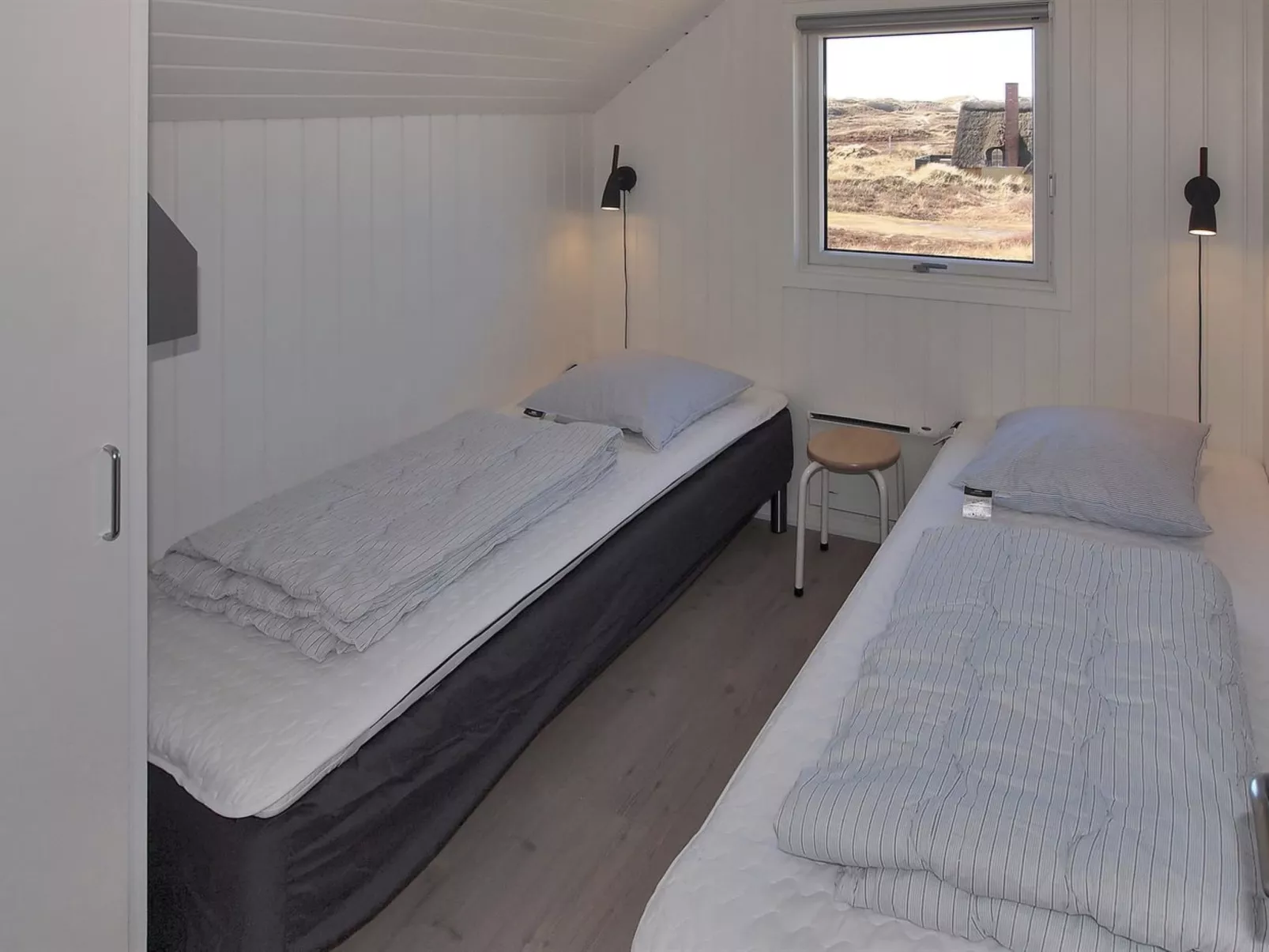 "Sightrygg" -  from the sea-Binnen