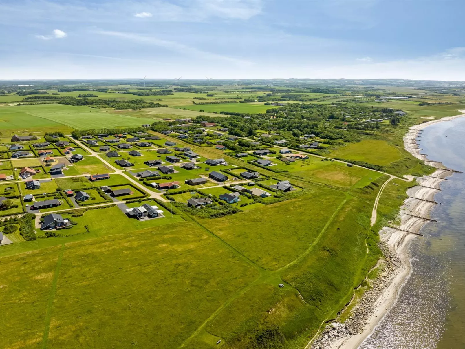 "Samuil" - 300m to the fjord-Buiten