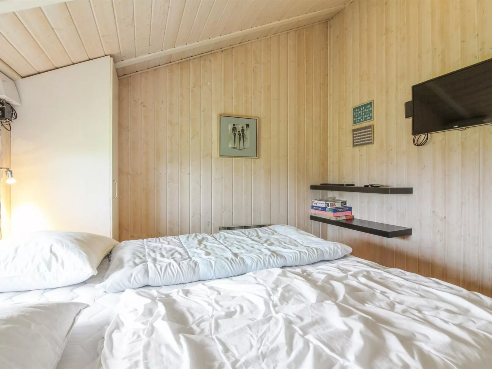 "Mette" - 98m from the sea-Binnen