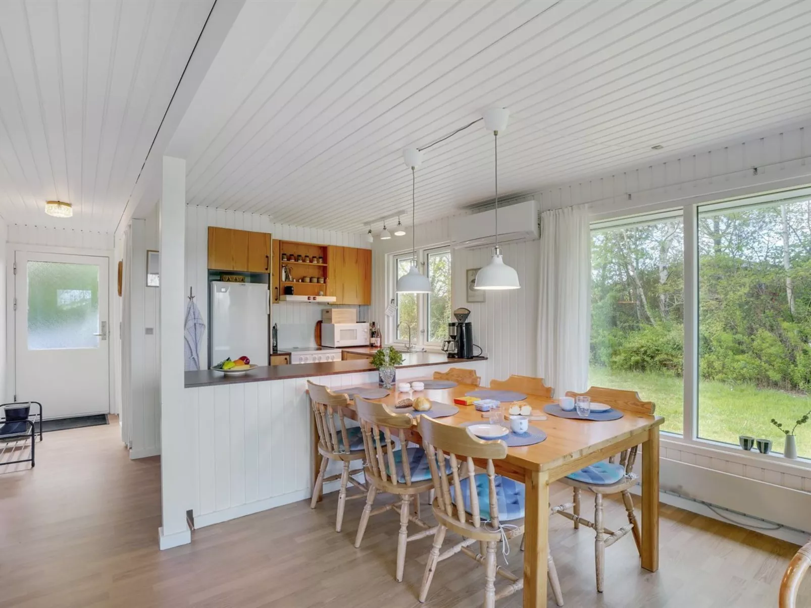 "Thina" - 750m to the fjord-Binnen