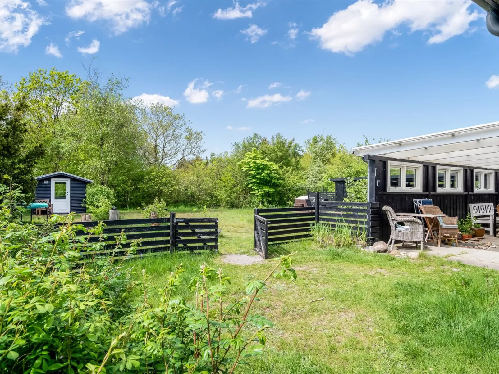 "Akke" - 150m to the fjord-Buiten