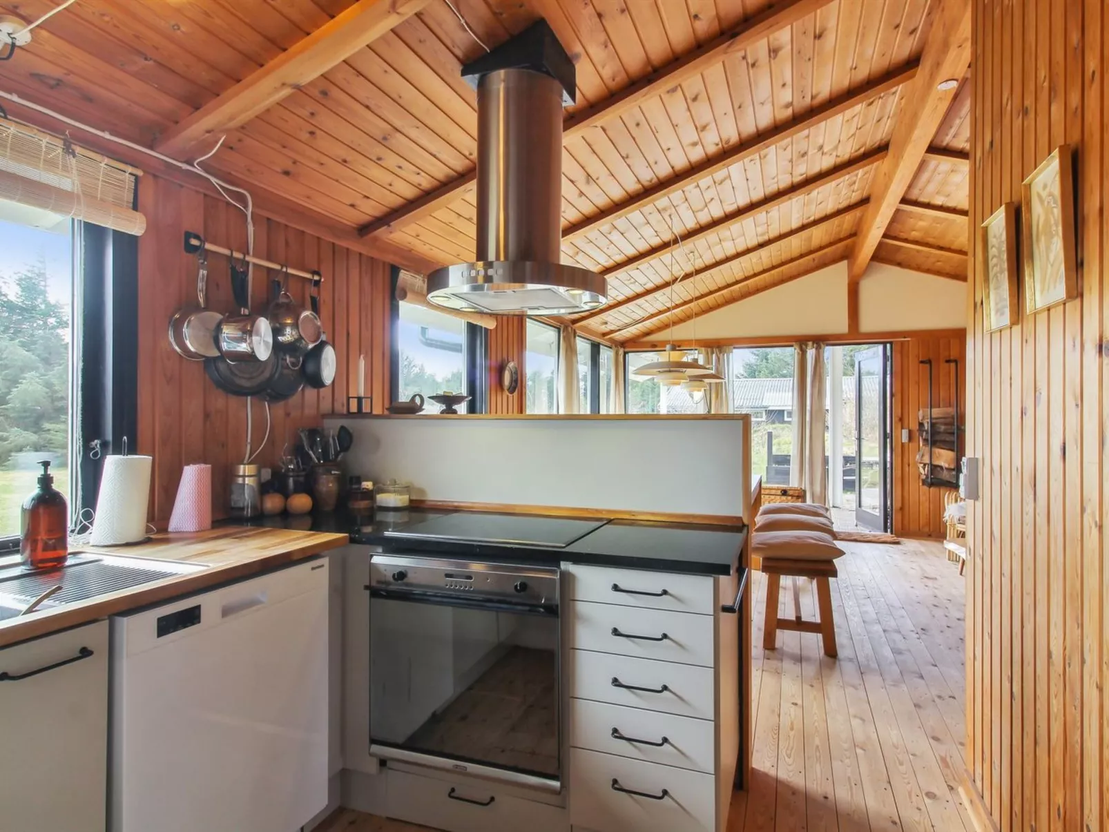 "Nestori" - 950m from the sea-Binnen