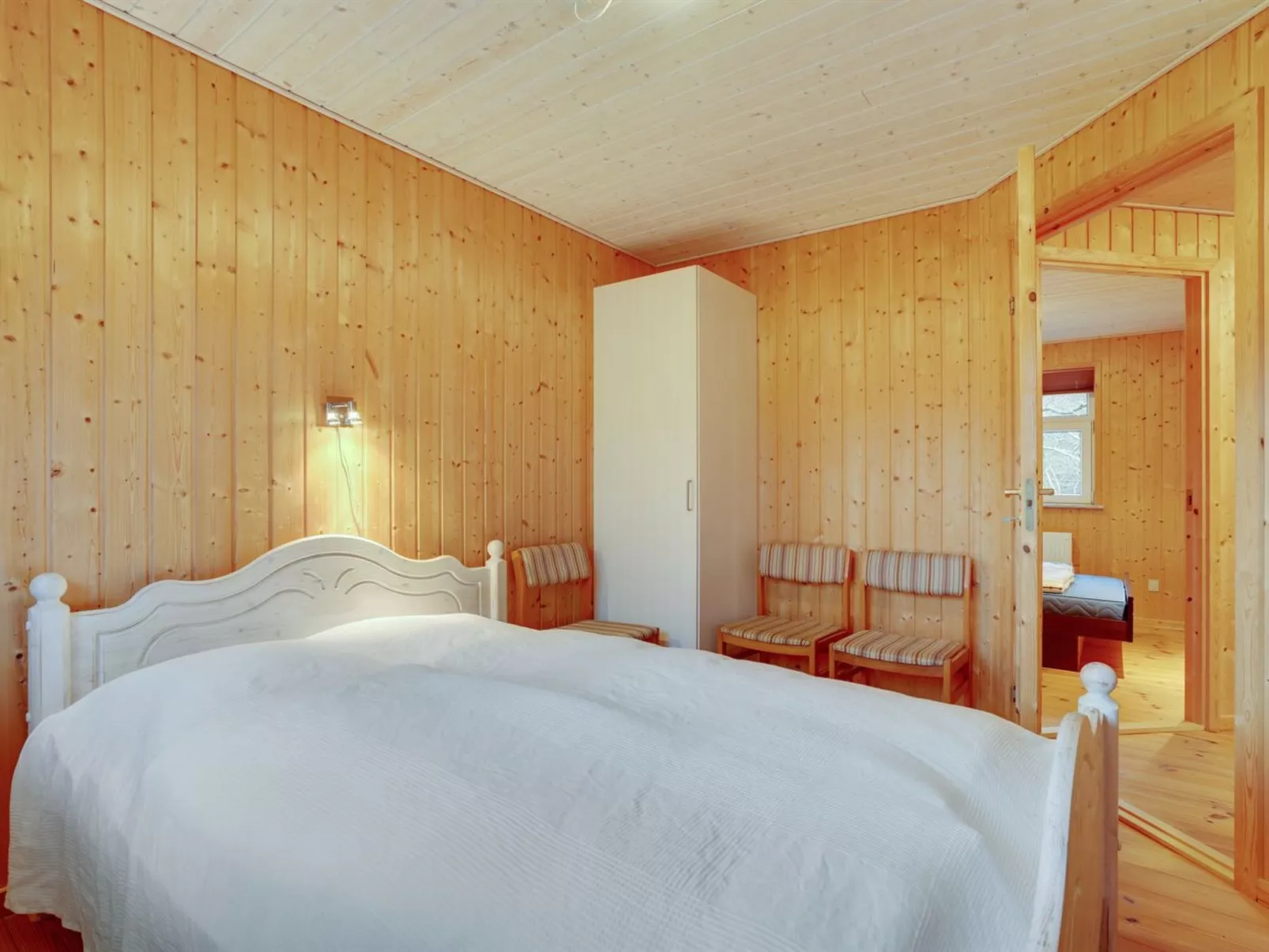 "Tille" - 700m to the fjord-Binnen