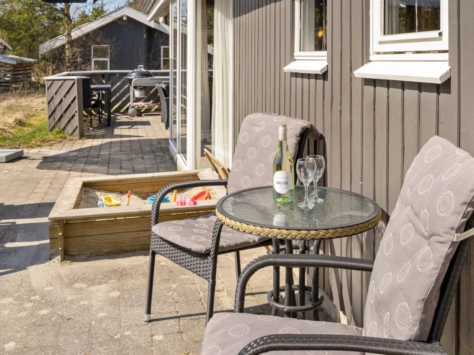 "Sighbiorn" - 950m from the sea-Buiten