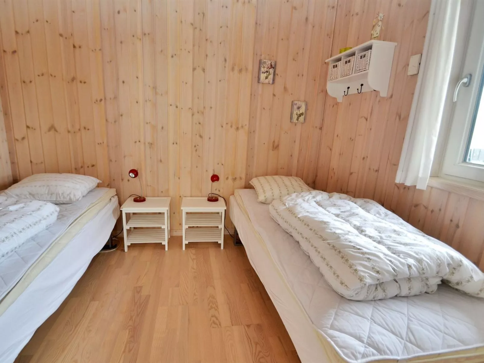 "Huno" - 400m from the sea-Binnen