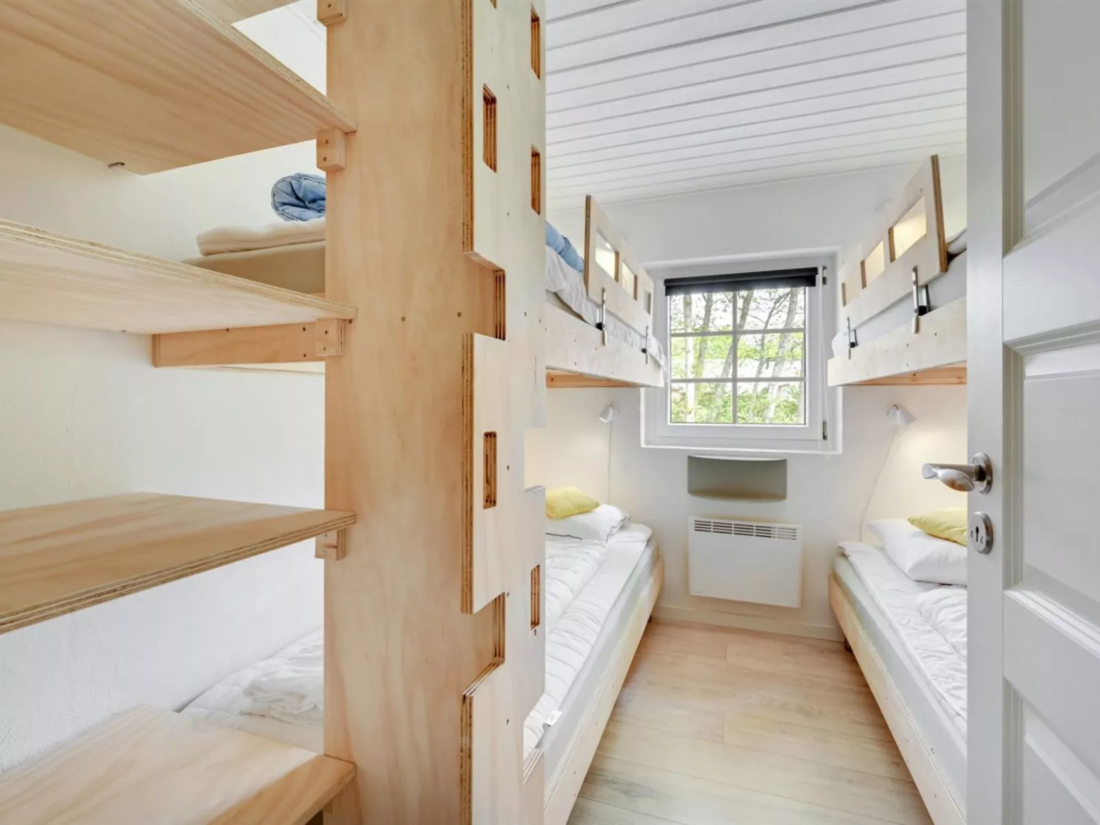 "Erla" - 2.3km from the sea-Binnen