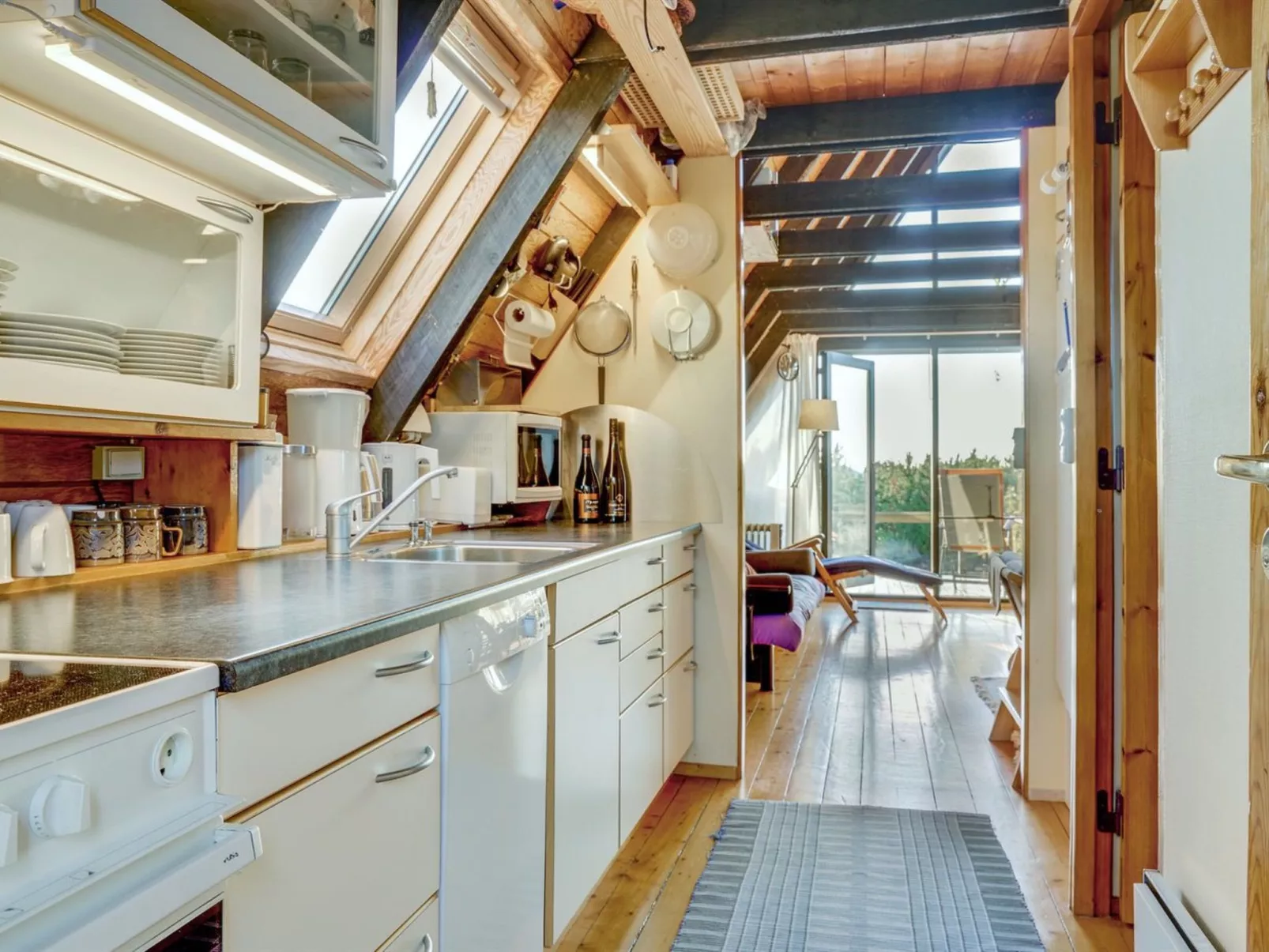 "Ariana" - 150m from the sea-Binnen