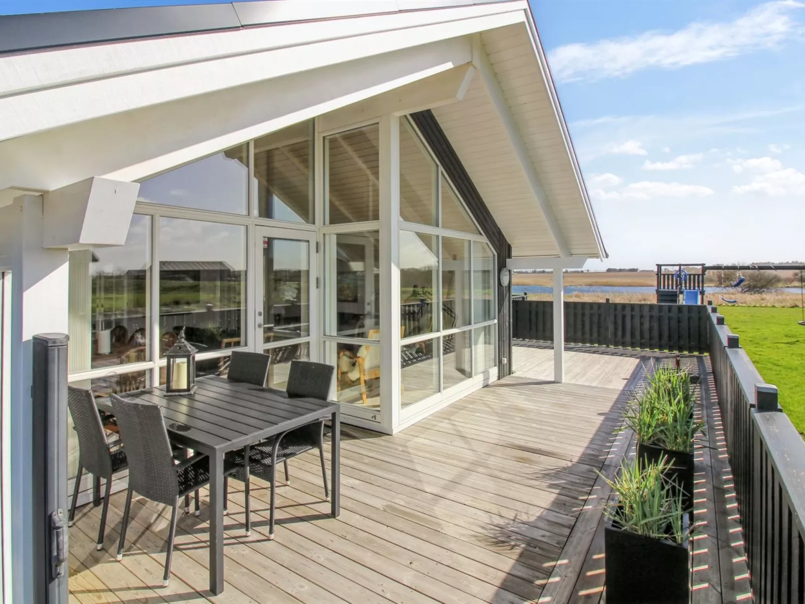 "Mirkka" - 1.5km from the sea-Buiten