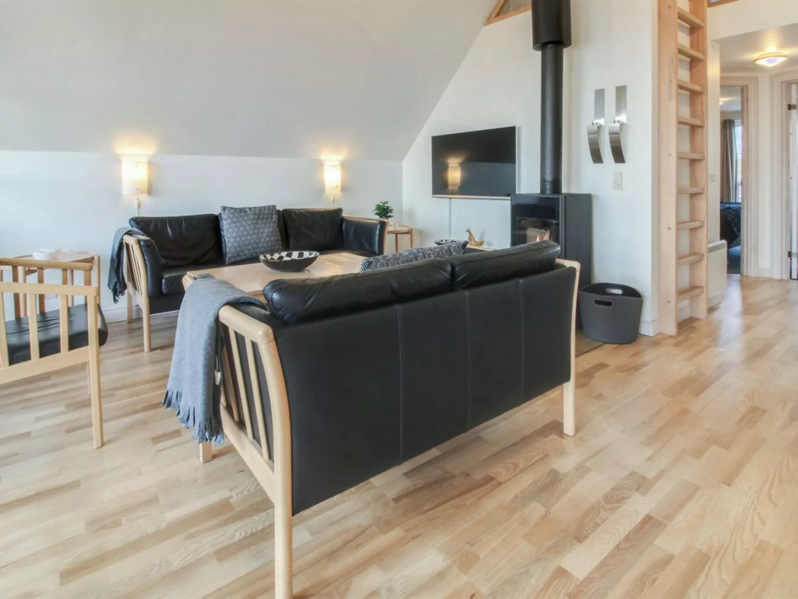 "Deljan" - 3.5km from the sea-Binnen