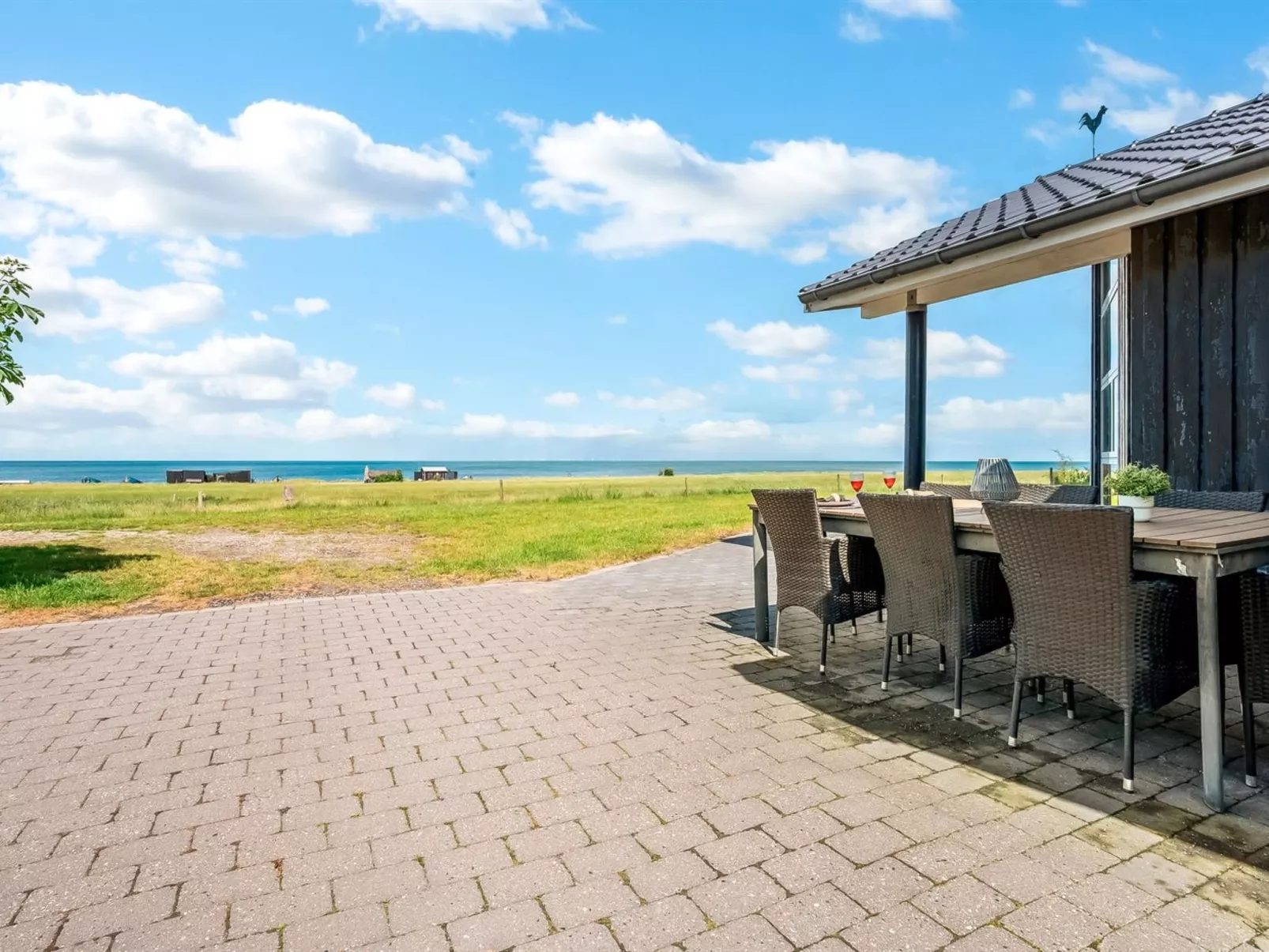 "Thorman" - 75m from the sea-Buiten