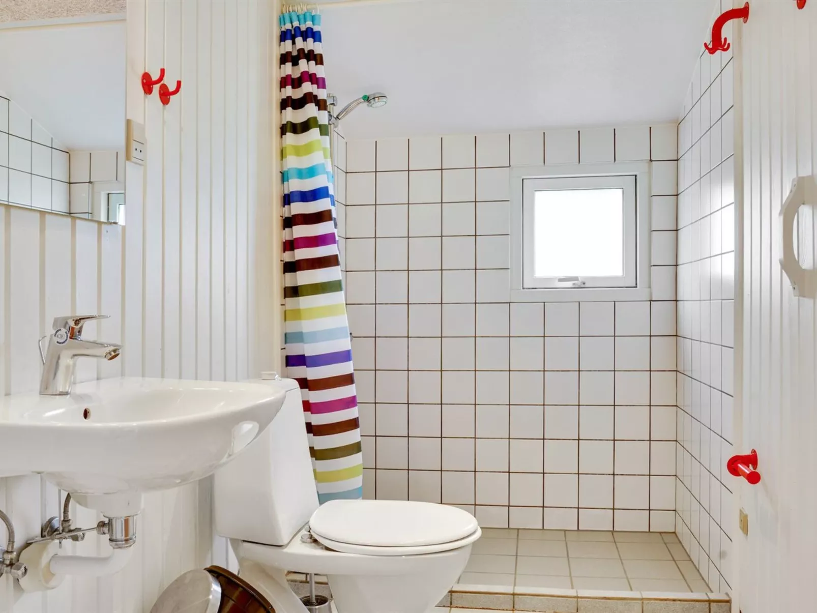 "Apolonia" -  from the sea-Binnen