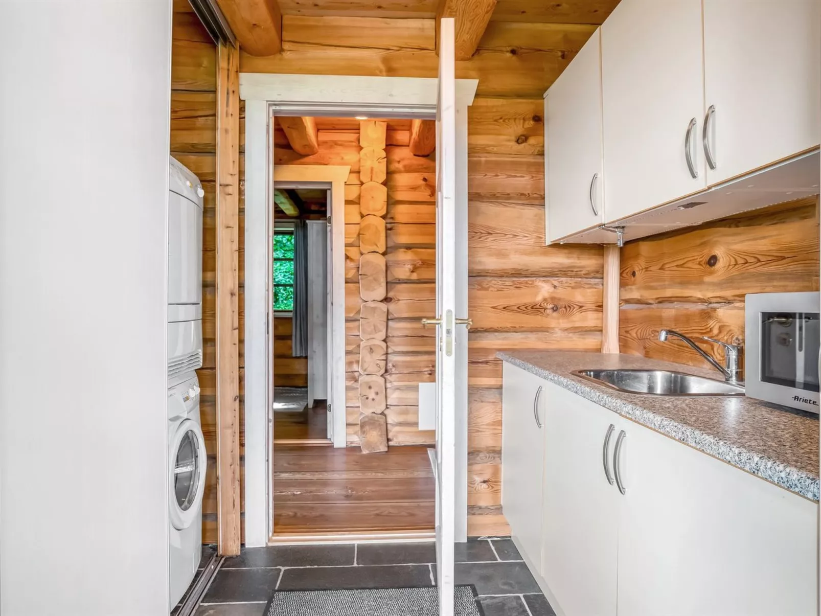 "Stamen" - 200m from the sea-Binnen