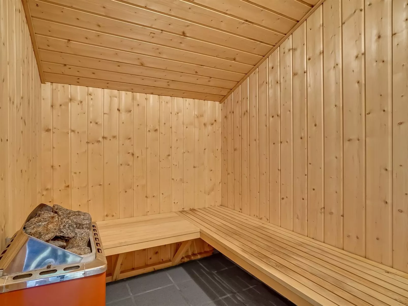 "Aslak" - 350m from the sea-Binnen